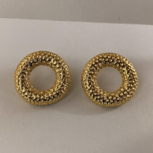 ''Circle'' ear studs