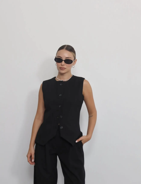 Μαύρο γιλέκο